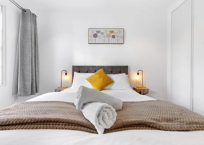 Modern Luxury Apartment Next To Aldgate East Station And Tower Of London